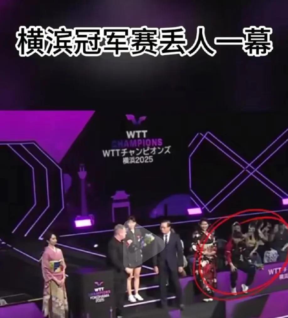 真是啥人都有……！她累了坐下怎么了？她腰不舒服坐下了怎么了？真是没事吃饱了c