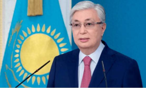 胆大包天！哈萨克斯坦把普京的面子当做了“鞋垫子”！托卡耶夫在日本拿到实打实的好处