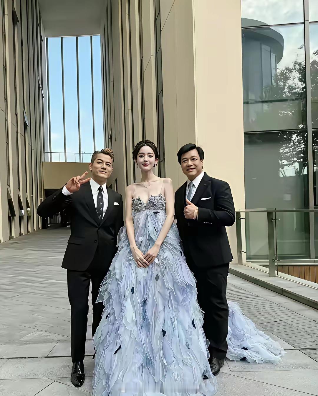 没想到娜扎是这么高啊，把天王显得这么娇小！！