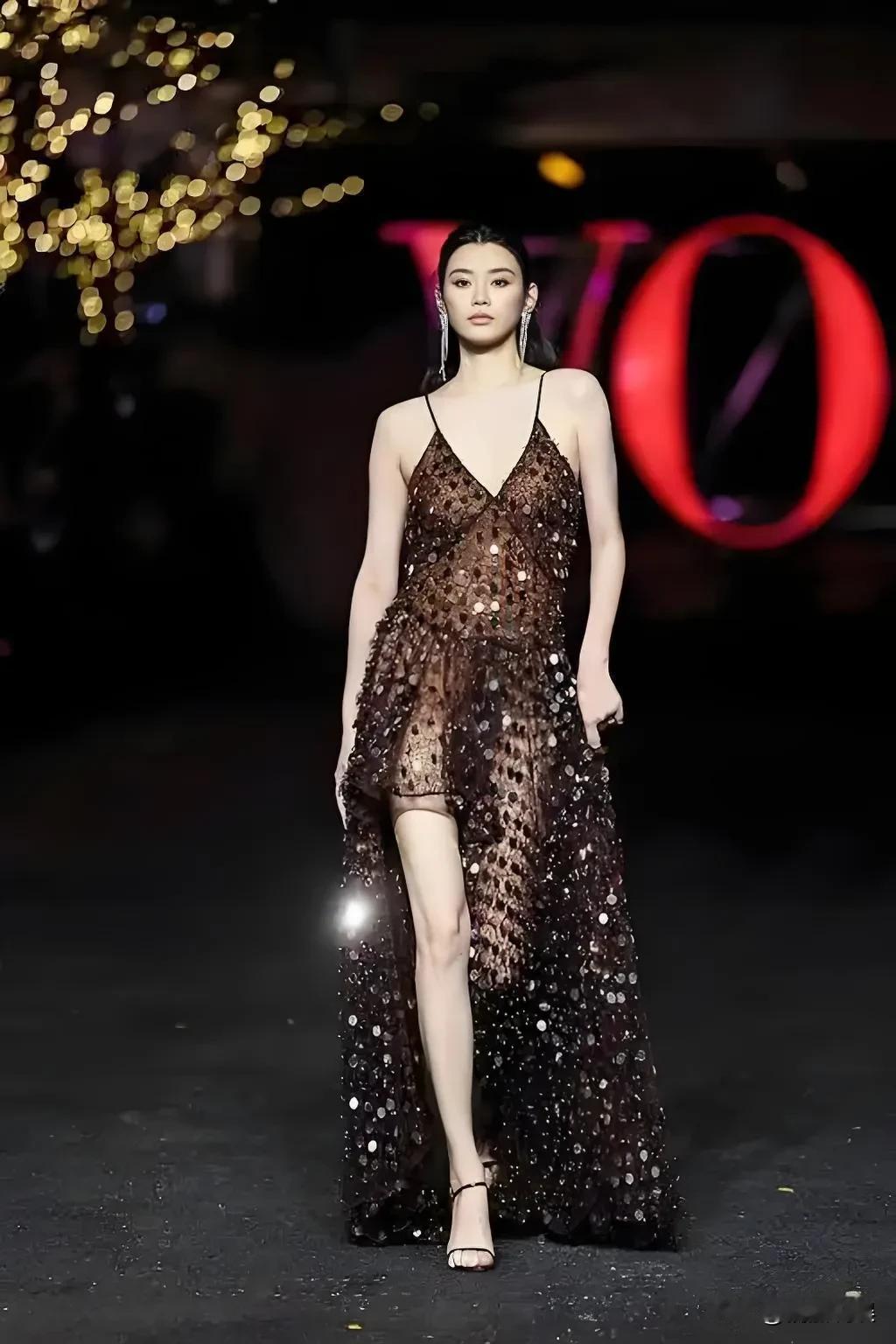 同样是模特嫁豪门，同样是姐弟恋，这孙怡和奚梦瑶的格局、情商一对比，输的不只是九十
