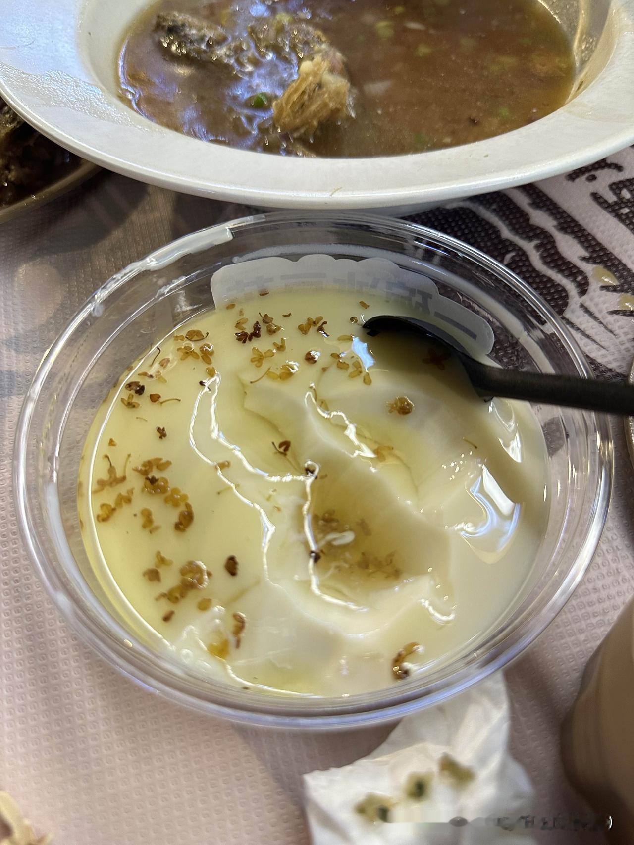 新买的豆腐回家需要洗吗？金马路上有一家古月豆腐店，女儿会去买一小块，今天路过又