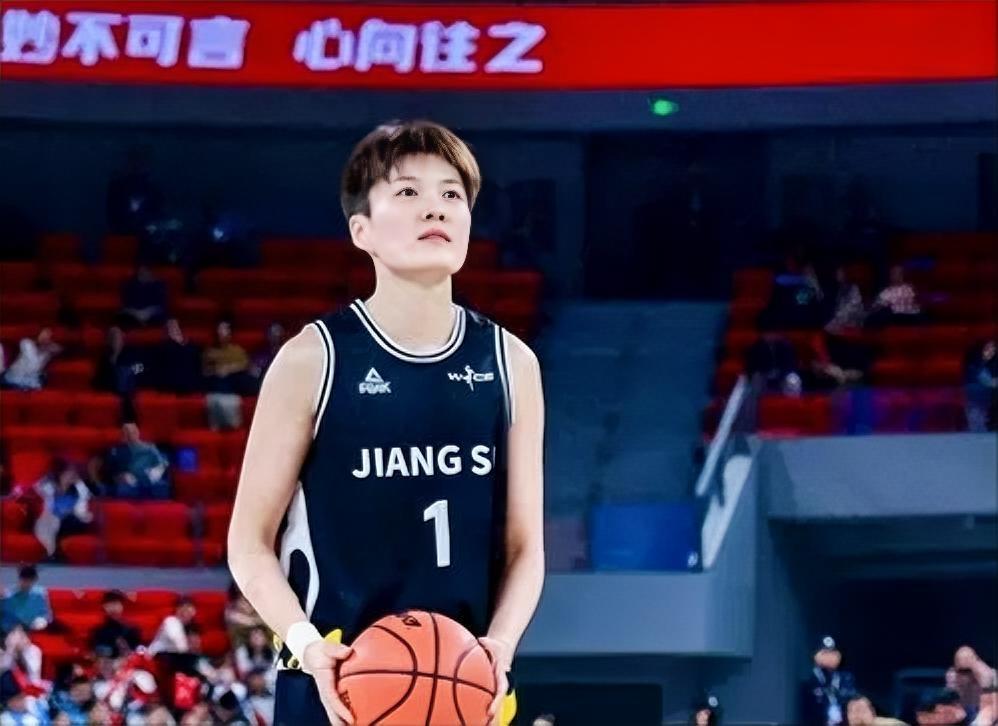 太欺负人了！江苏女篮92-58大胜湖北女篮，看看江苏女篮球员得分数据和正负值，谁