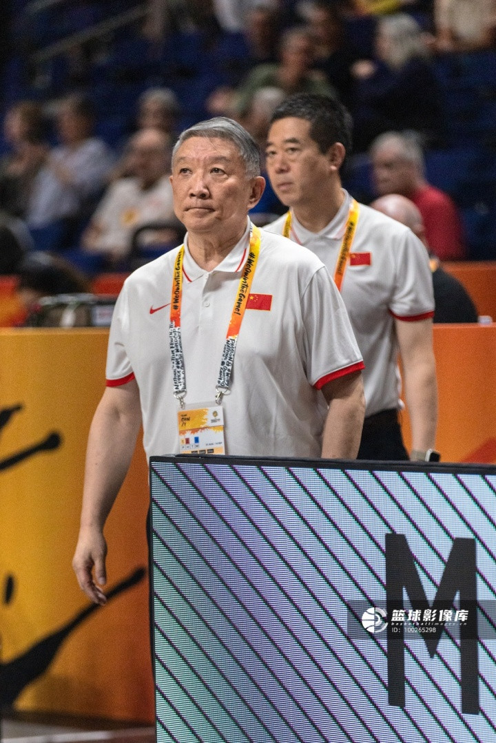 媒体人: 宫鲁鸣是本场MVP 这场比赛“改弦更张”直接帮助女篮取胜