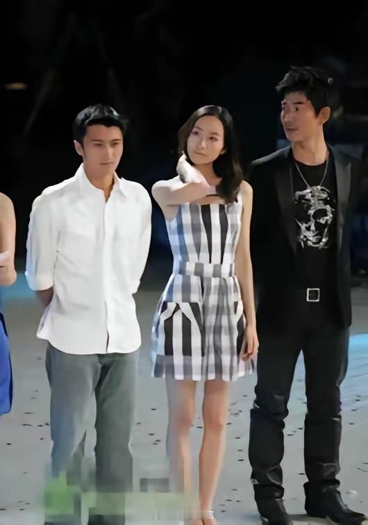 刷到个微博说，老天给了谢霆锋一张帅脸，却没给他身高。但这次看《镖人》，我是真被他