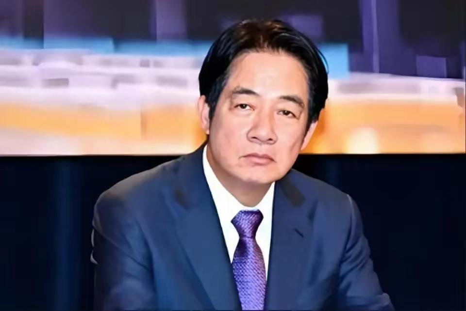 赖清德22日晚发文写道：“今天，在视察我海军第168舰队时，我宣布，除了2026