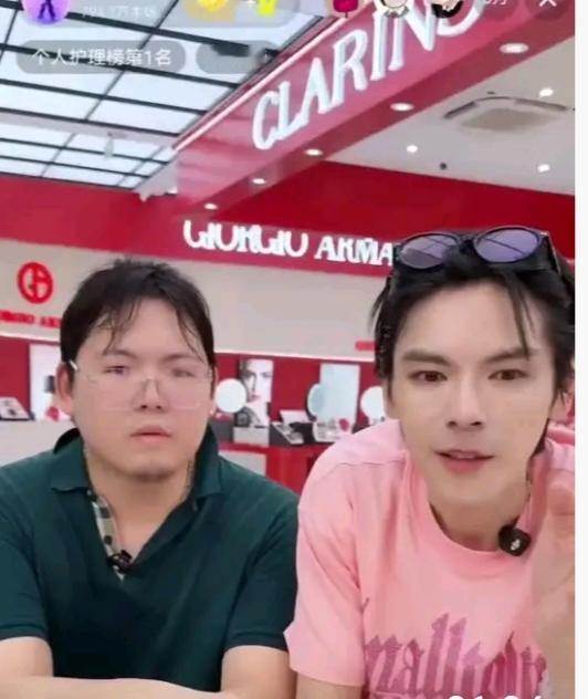 向佑出来带货是早就算计好的，这是资本家早就策划好的表演。首先，6月16日，向佐