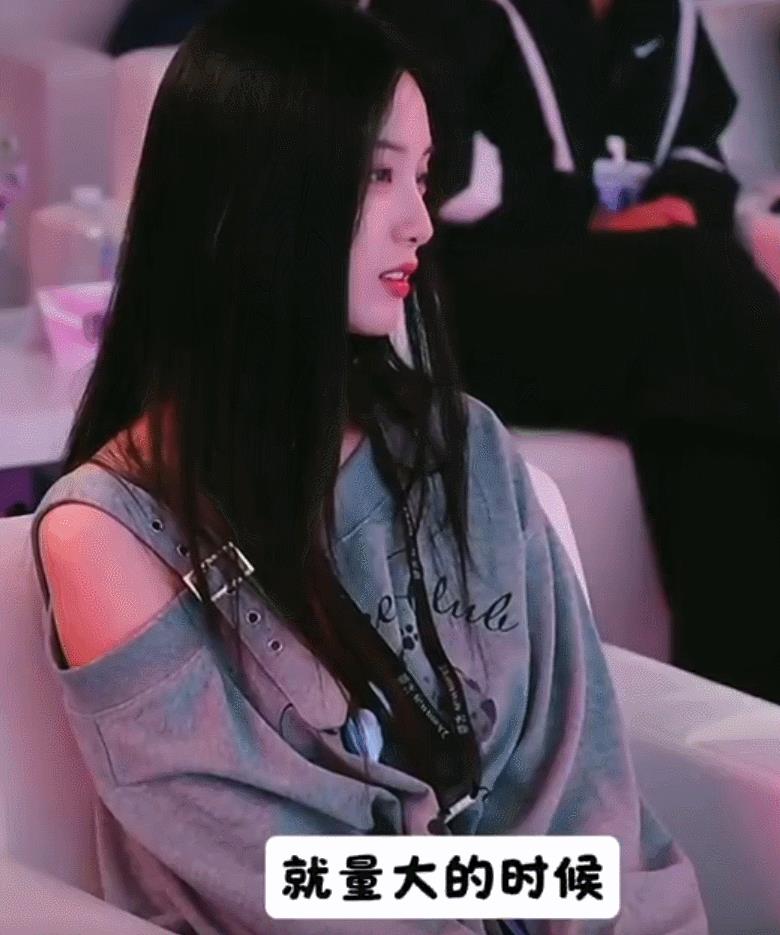 我是真的理解不了黄子韬的做法。他宣传自家卫生巾，为什么要说“我老婆来月经，血流