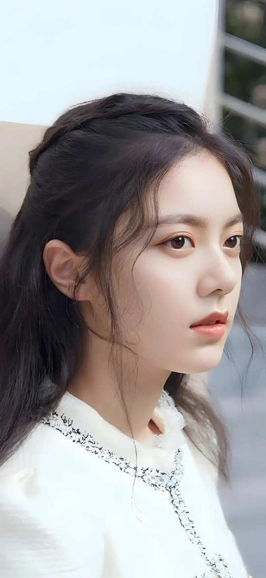 赵今麦碳酸合照赵今麦的碳酸合照堪称“氛围感封神”！镜头下的她自带清透元气，甜而不