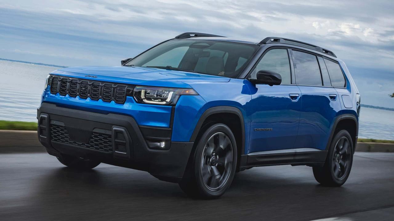 全新JeepCherokee正式发布，基于STLA平台打造，定位中型SUV。