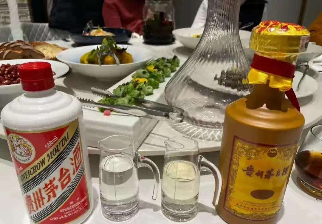 今天中秋节，晚上在堂哥家吃的饭，他是副县级领导，这个级别在大城市不算啥，可是在我