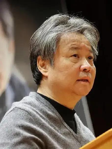 余华老师说过一段话:“父母过得辛苦痛苦,这与你无关。这并不是你造成的,而