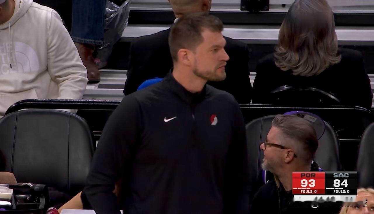 开拓者主帅斯普利特弃用杨瀚森真是太明智了！在今天开拓者客场以117：110险胜国