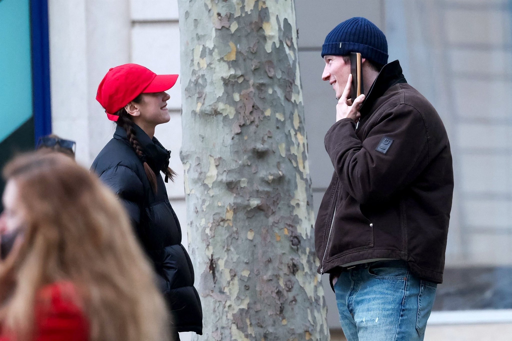 “度假系情侣”啪姐卡哥巴黎新街拍💞💕