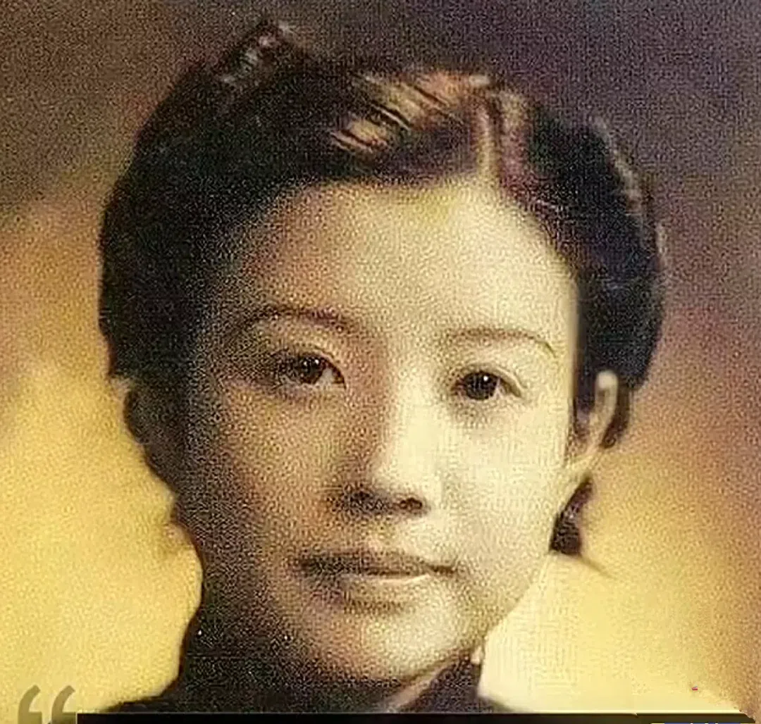 1955年黄慕兰被判处死刑，并关押在死囚牢房，毛主席得知此消息后，深感震惊，临行