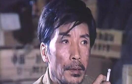 今晚八点,电视里那个让人又恨又怕的“坏蛋”又回来了。4K修复的《新兵马强》一开