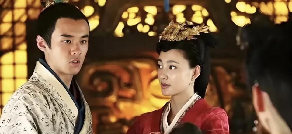 汉景帝对于后宫的女人都是阶段式宠爱，而他后期最宠王家姐妹，不过根据钱在哪里爱在哪