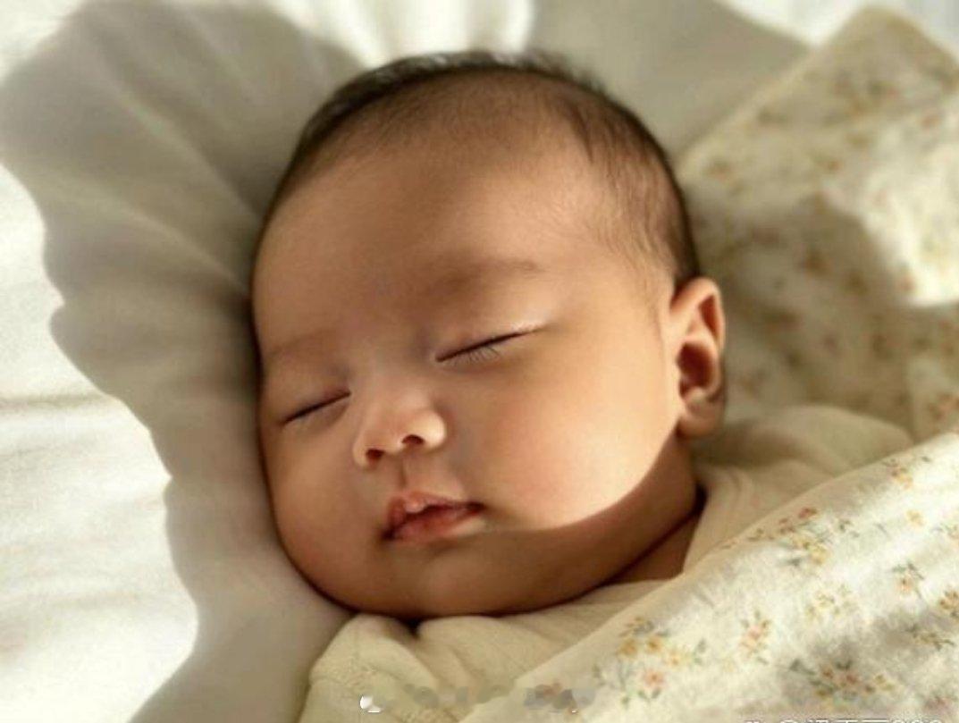 老人言：1.正月出生：先苦后甜。2.二月出生：先甜后苦。3.三月出生：平凡