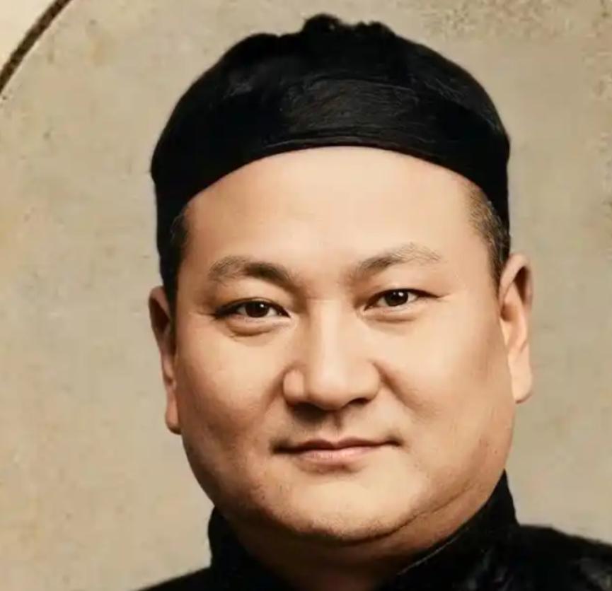 1949年，上海解放后，我党准备清算青帮老大，助手问陈老总：还有个叫顾竹轩的怎么