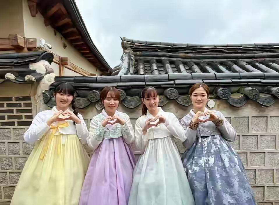 张本美和妥妥的一位日本少女，穿上日本名族服装和平野美宇木原美柚长奇美柚去韩国