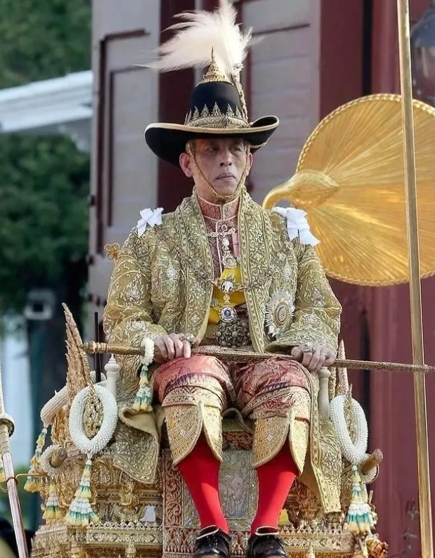 在泰国，这位才是真正的定海神针不管台面上各党派怎么互相角力，真正决定局势的，还