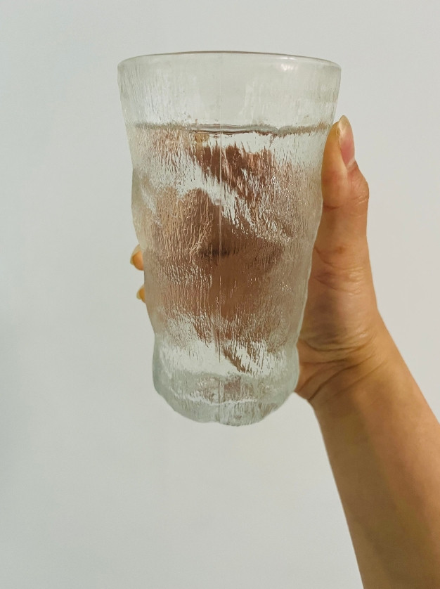 一觉醒来天天烧自来水喝的人破防了原来你们竟然都是喝桶装水的啊！看到建