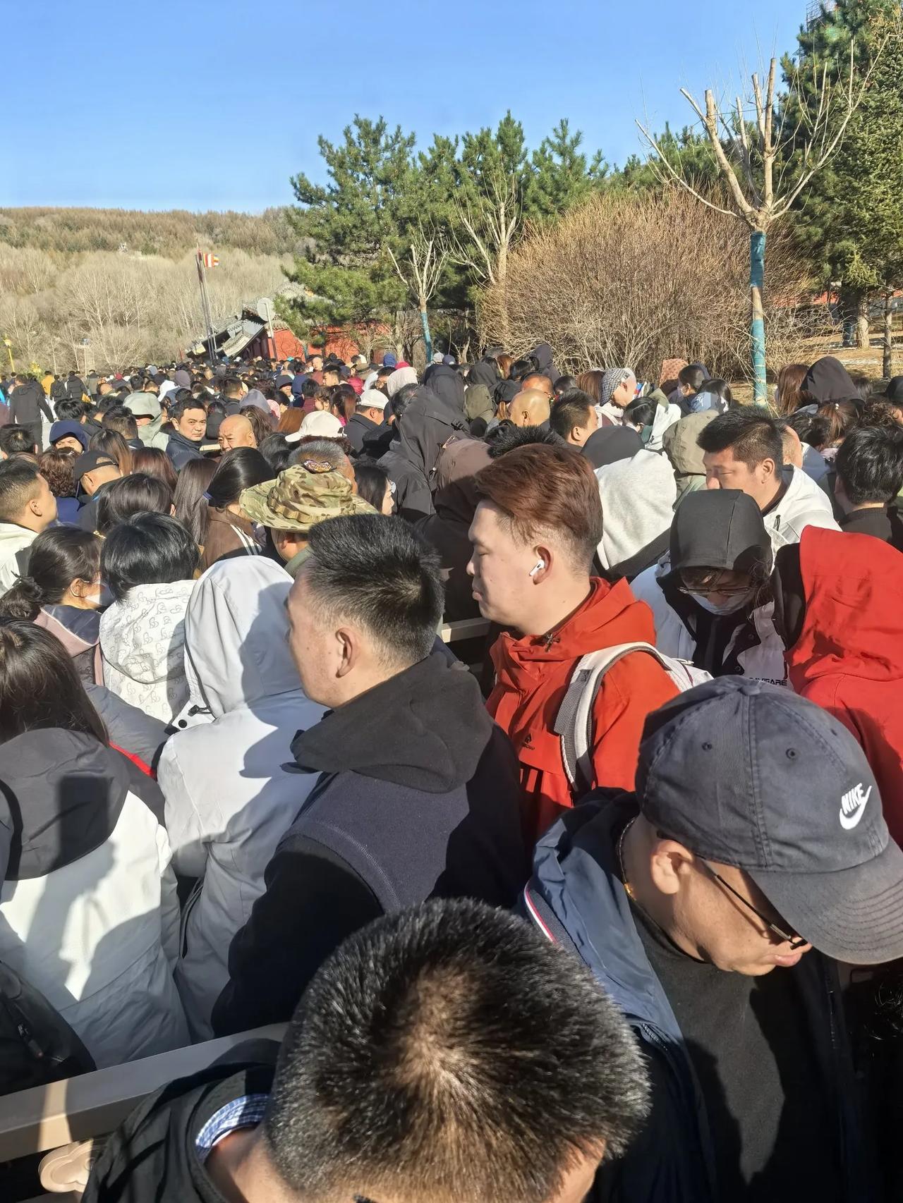 去五台山的第二年，发生了奇怪的事，心里一直疑惑。去年和朋友自驾去了五台山，凌晨