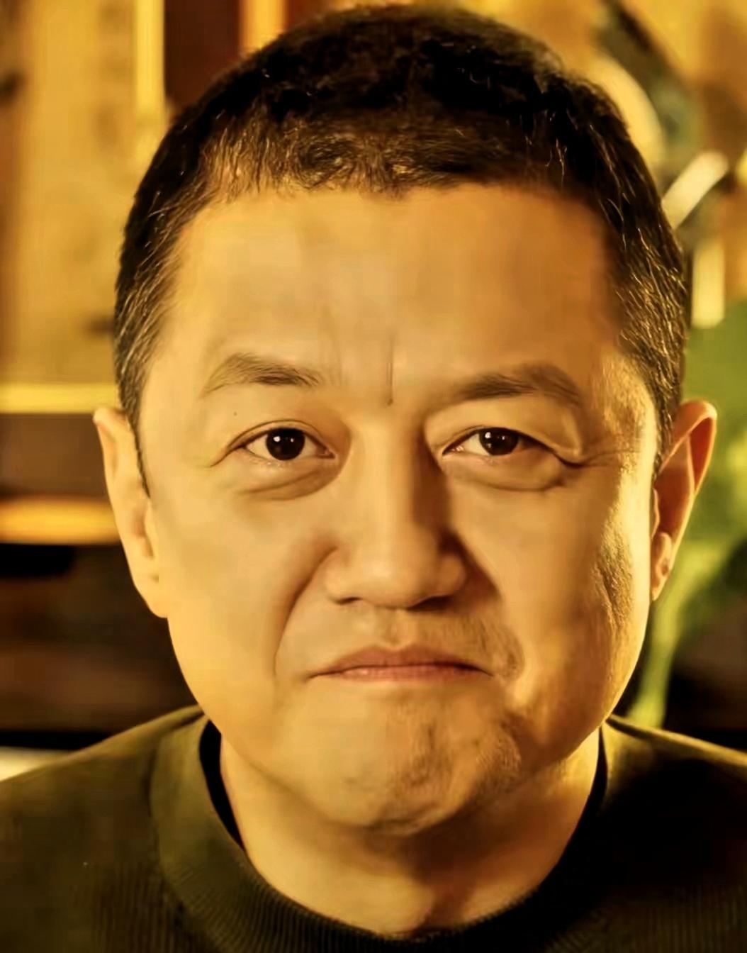 李亚鹏的两难选择，情怀与商业的拉锯李亚鹏现在很火，流量很多，所有人都觉得他以后