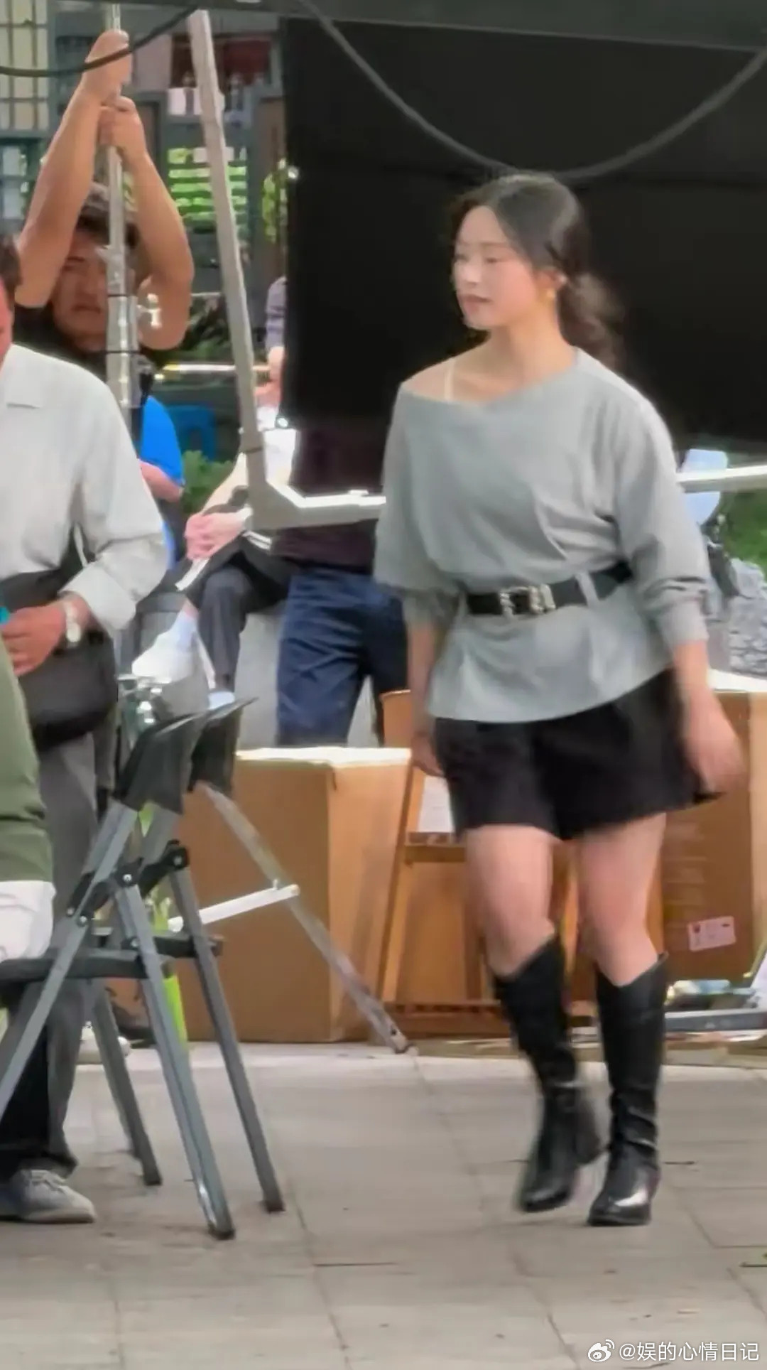 感觉当明星真不容易，上镜胖十斤呀