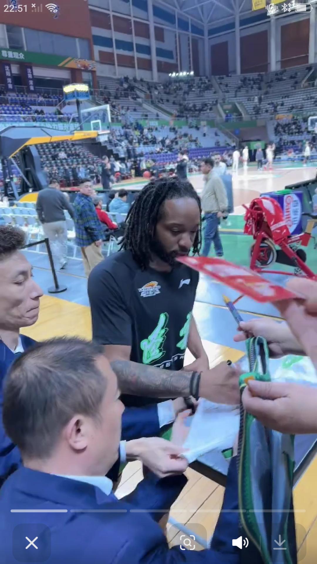 辽篮外援威尔斯是整个CBA联盟外援中，少有的球技精湛，为人低调，防守干净利落的