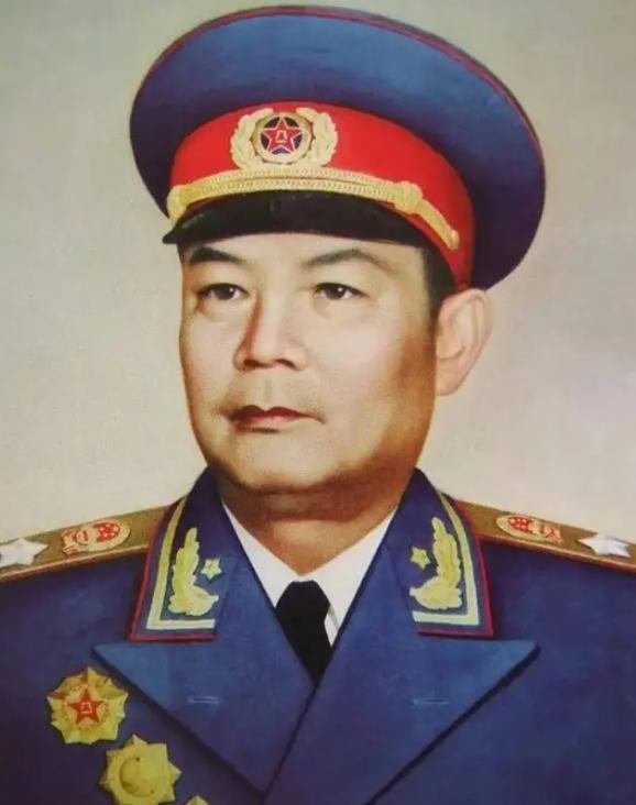 叶剑英几乎没指挥过大兵团作战，却位列十大元帅，毛主席曾评价：大事不糊涂，功劳无可
