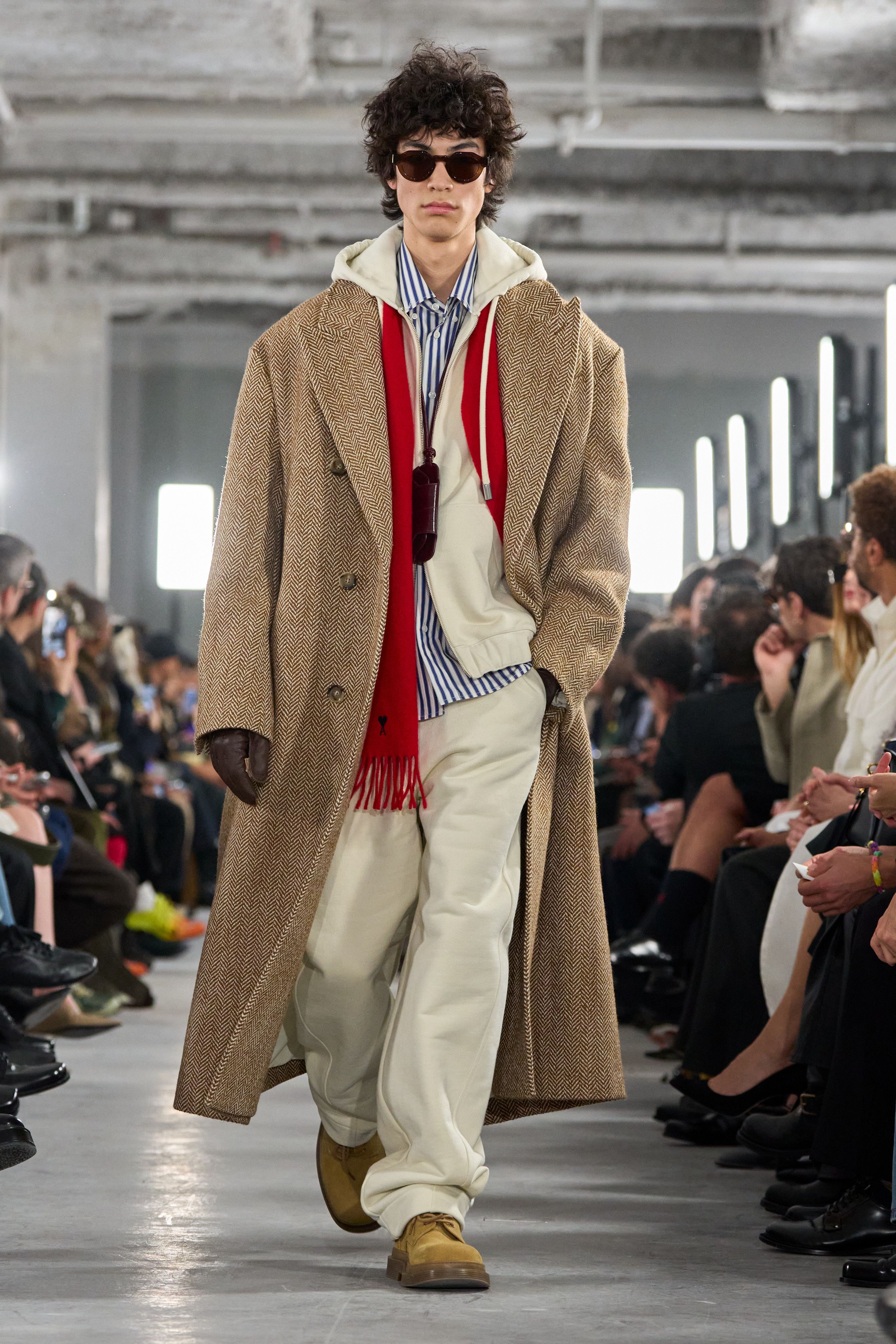 AmiParisF/W2026Menswear同色系混搭与叠搭美学，不同