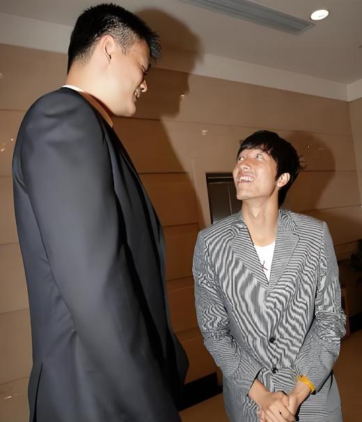 [点赞]有一次，姚明把自己的豪宅960万卖给了刘翔，豪宅内无数娱乐设施，未曾想