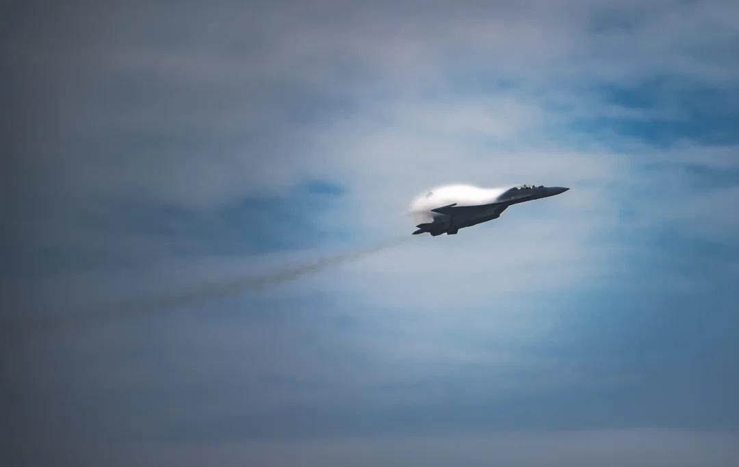 【2024珠海航展】中国空军J16远距离云上的表演航空飞机航空摄影【20