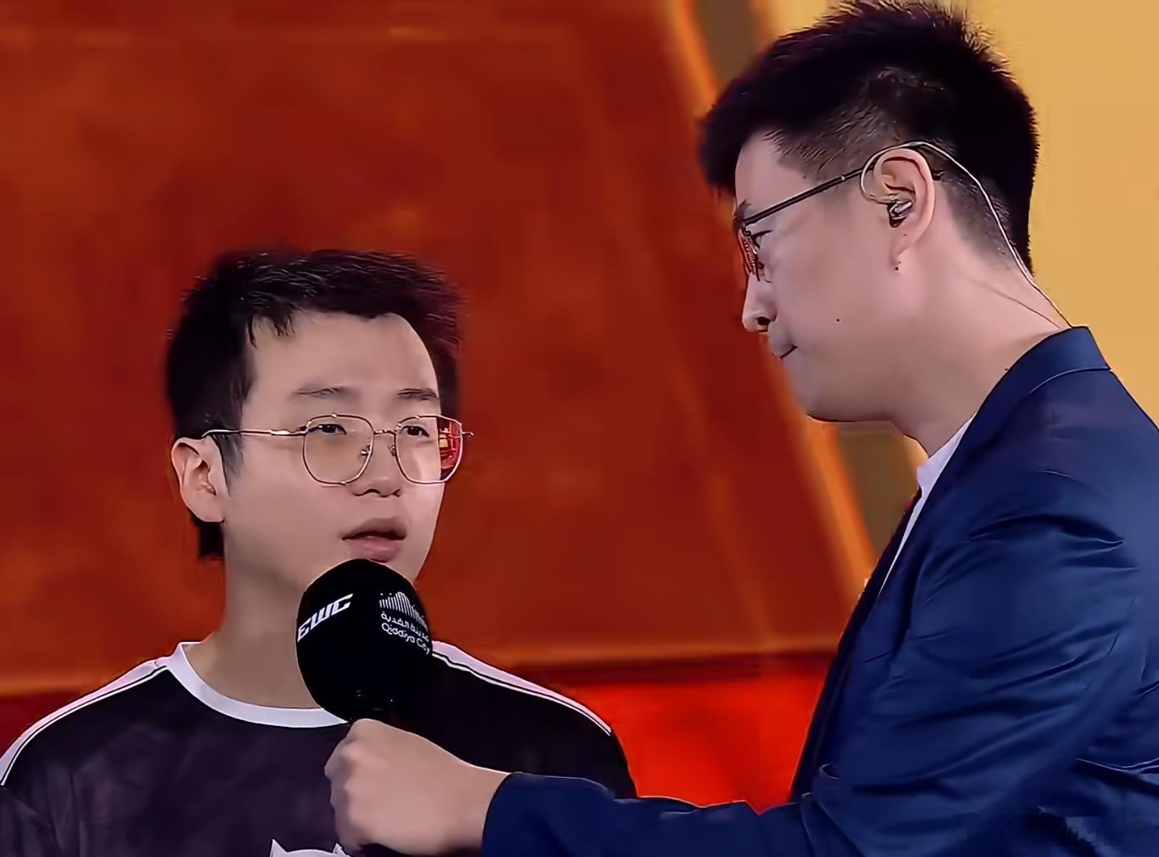 毛哥：第一把的火女五级大根这个出装是从抖音教学上看的，自己思考了一下感觉还挺适合