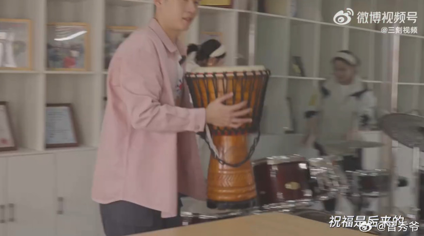 原来孤独症孩子比我们更勇敢不用异样的眼光看待，不用刻意的怜悯靠近。他们只是用不