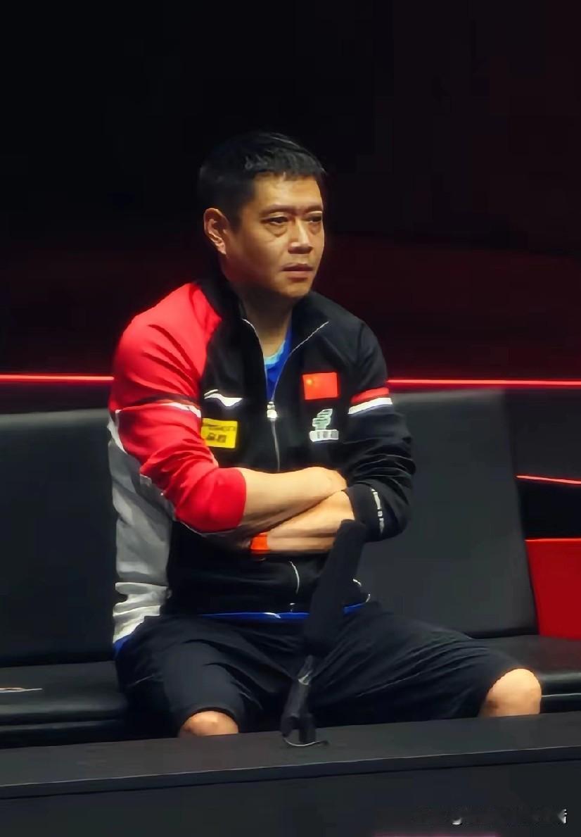 邱贻可和马琳的区别就像是班级的科任老师和班主任老师的区别。平时，科任老师该上