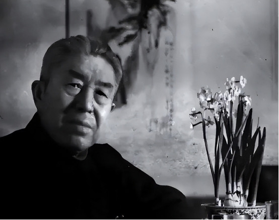 1983年，郑洞国的前妻想复婚，郑洞国的子孙都同意，但郑洞国却摇头拒绝：“她来了