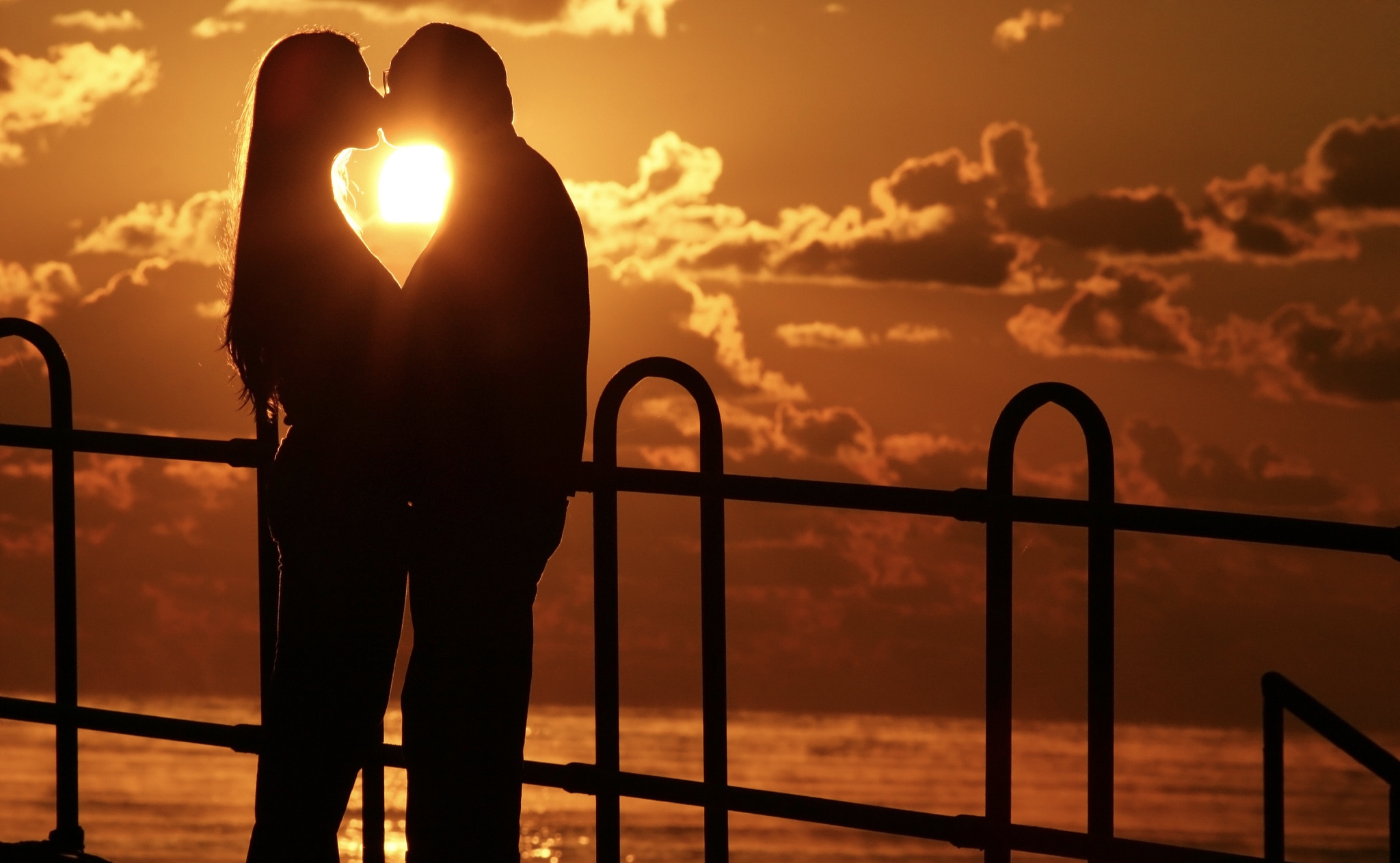 看清两性关系的底色：实力与价值是硬道理两性关系中“慕强”与“好色”...