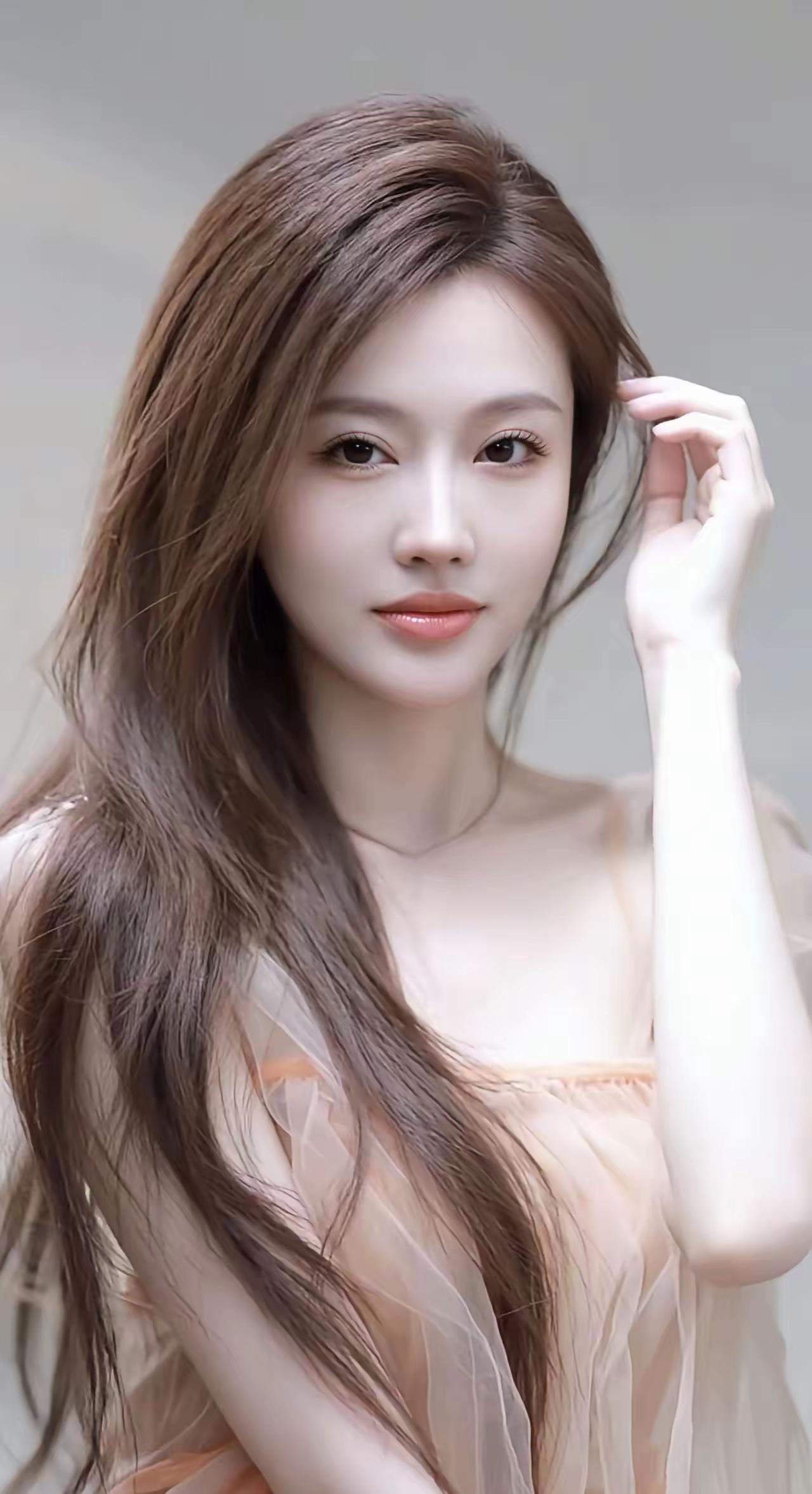 美女的魅力能有多大？有自己的世界、原则和底气，不卑微、不讨好。相处起来平等又舒服