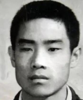 🌞1983年9月18日，朱德元帅的孙子朱国华因为犯下“流氓罪”被判了死刑。