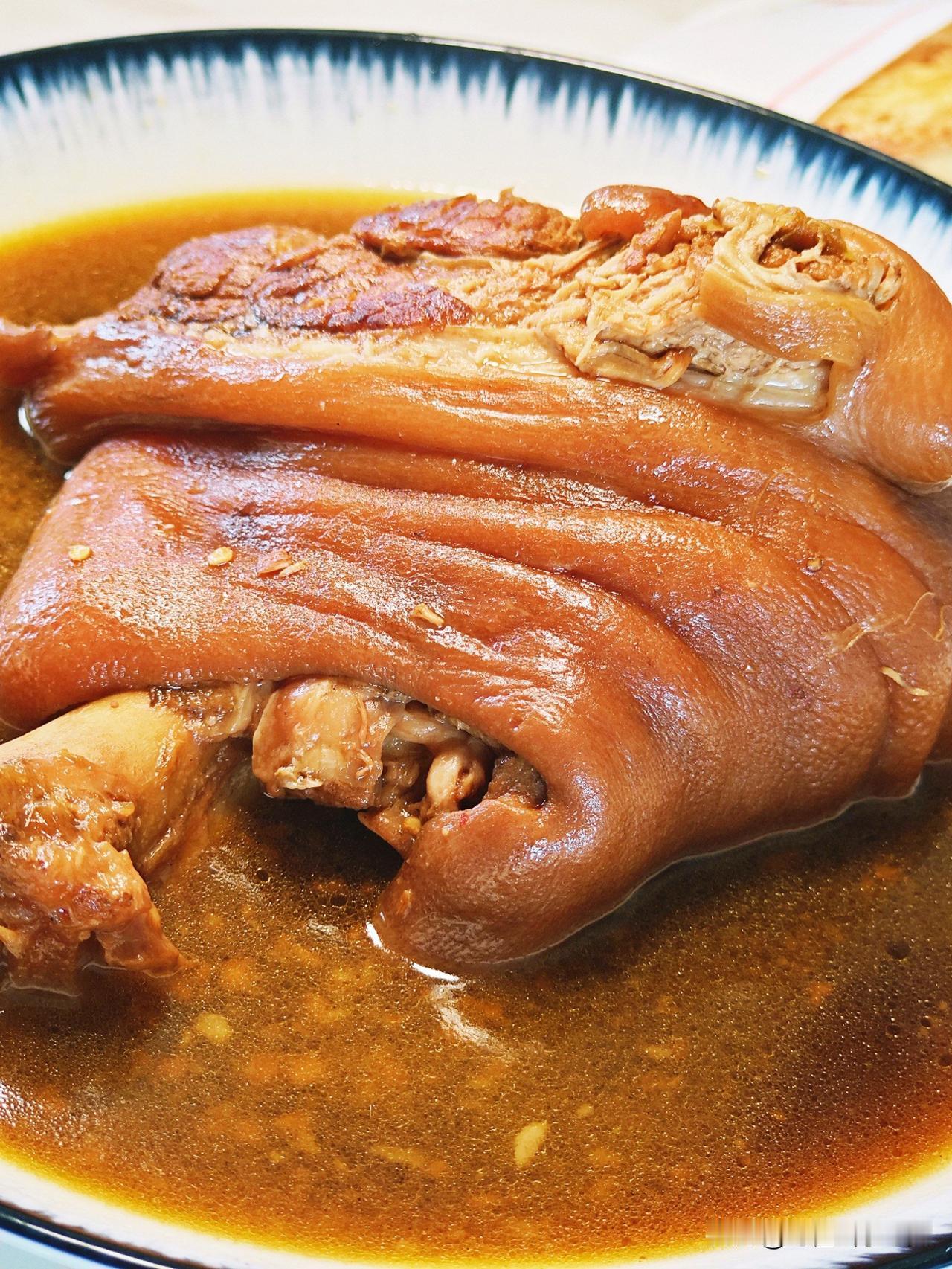 湖南长沙这家40年的老店，您来打卡过吗?长沙铁爹饭店美食推荐：1、老长沙蒸
