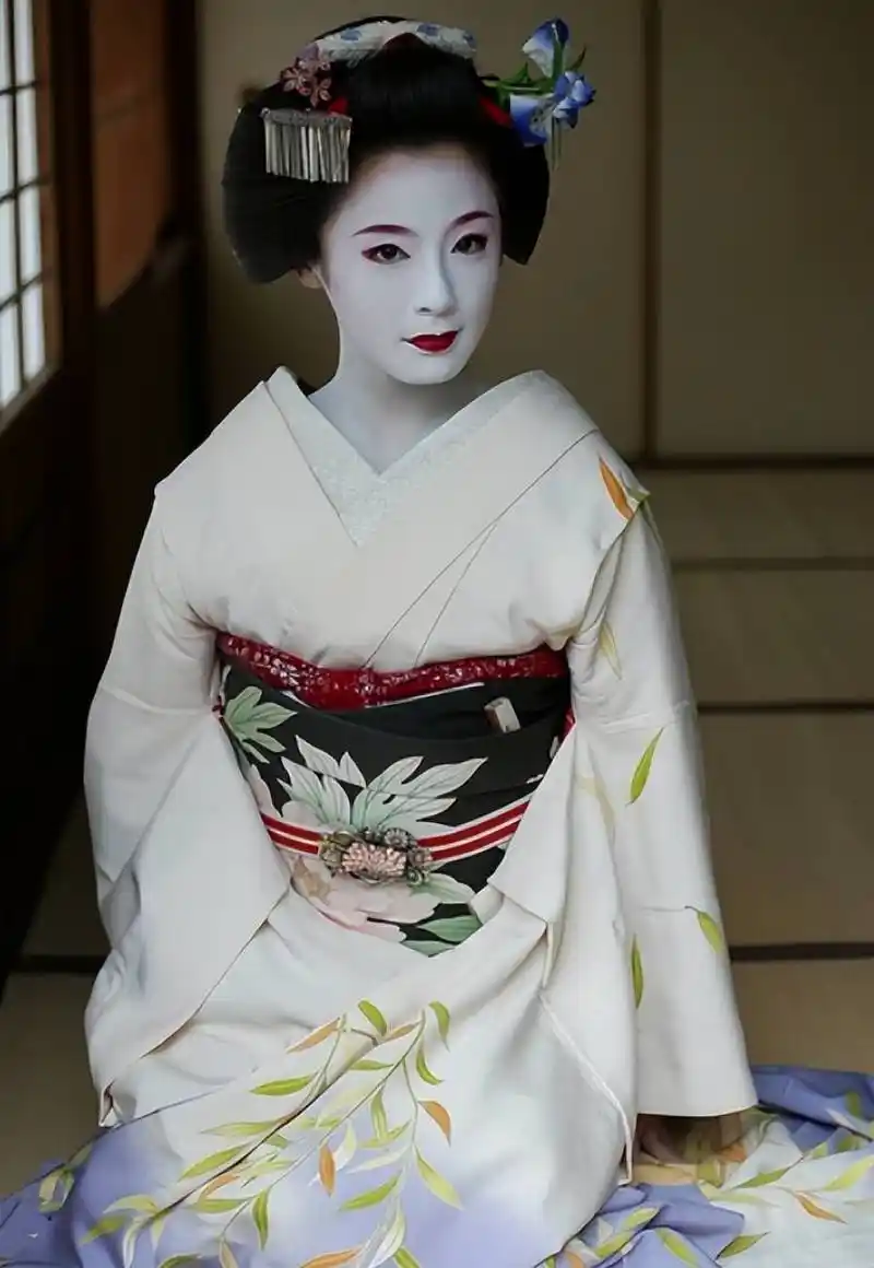 日本目前的处境其实就是像亚洲的以色列，周边没有一个不敌视他的国家，但这其实也是日本的自作自受，本来可