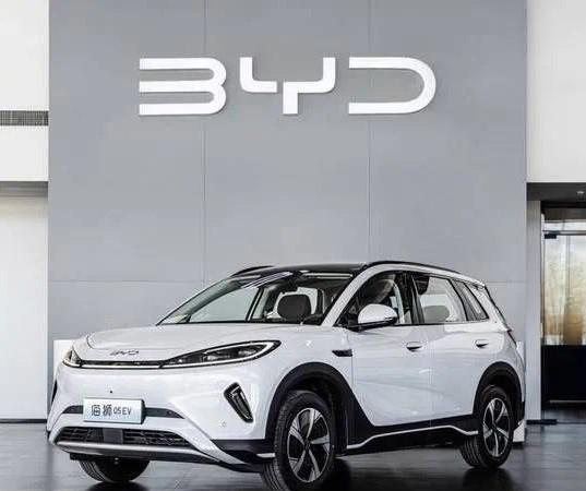 比亚迪23号官宣大降价，我24号直接去提了海狮05ev，提车后发了个友友圈，没有
