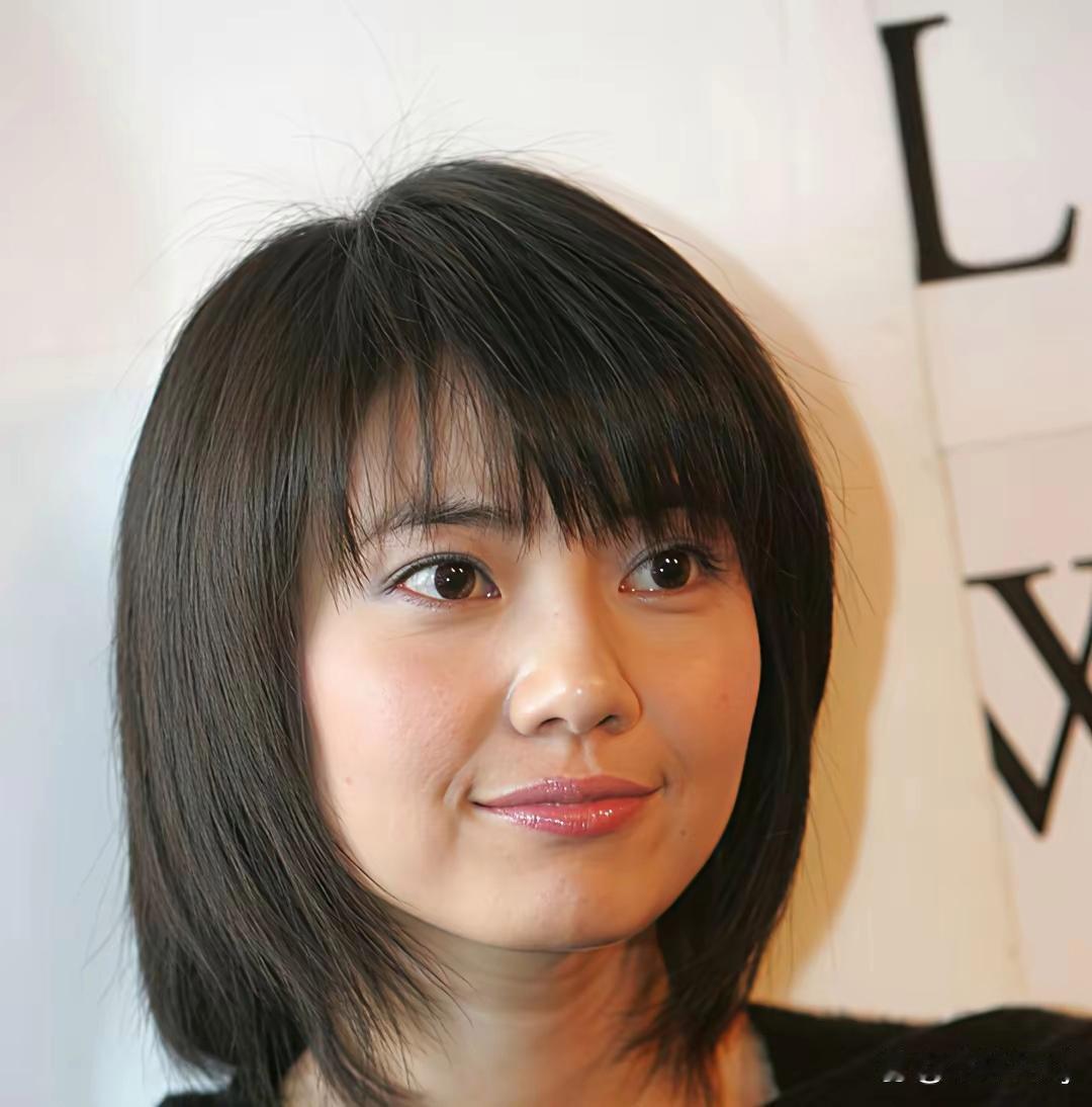 高圆圆跟短发的适配度好高。