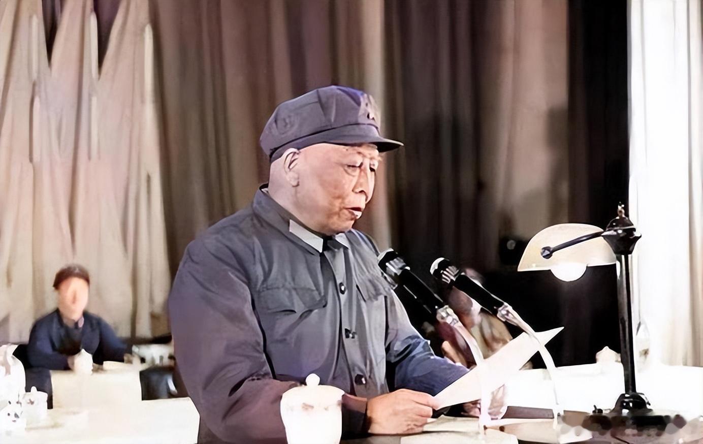 战前他当众发脾气离会，毛主席怒令立即撤职，粟裕却抗命要保，为何？1949年2月，宋时轮担任了第三野战