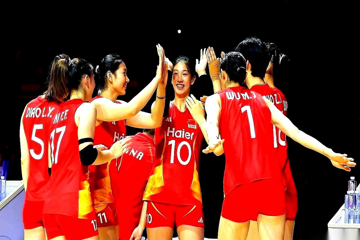 2028洛杉矶奥运会女排资格新规的白纸黑字刚一落地，排球圈的算盘声立刻响成一片。核心条款就一行字：“