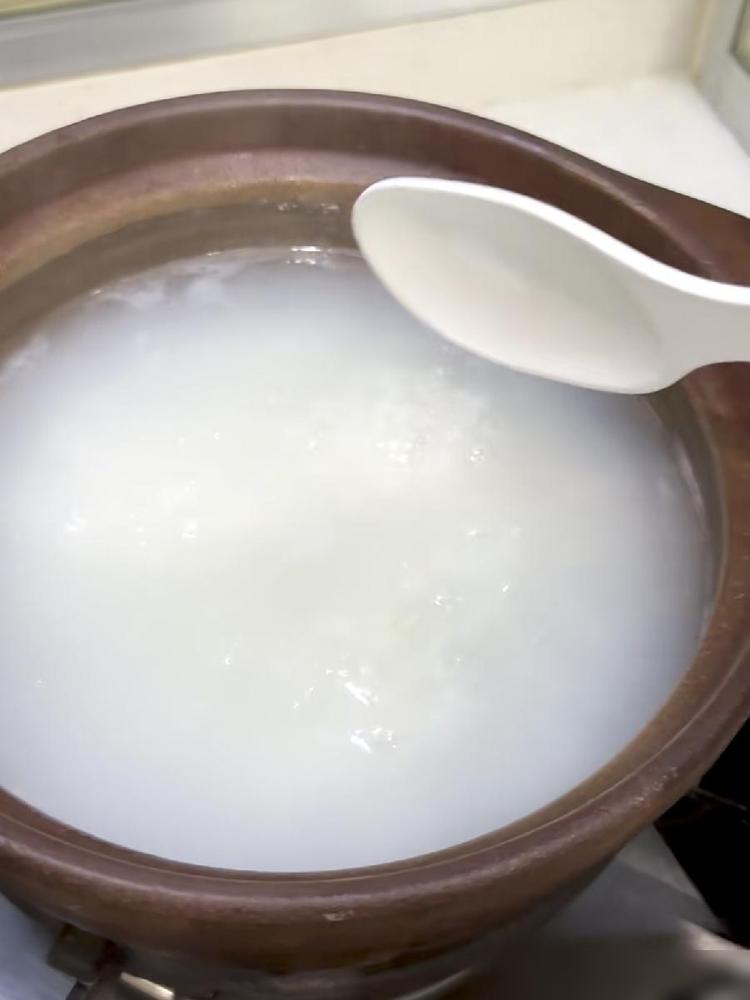 经常做饭的人，一定要知道的15个秘诀。说真的我以前总觉得做饭全靠手感，哪有那