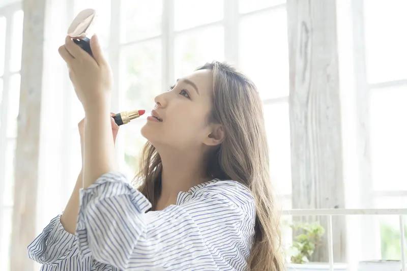 说出来不怕你们笑话啊，自从结婚后，我就不打扮自己了，第一是没钱，第二，是没时间～