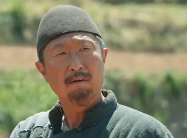 演员林永健说：“当时接到《生万物》剧组的邀约，让我出演封二，我在看完剧本后，给导
