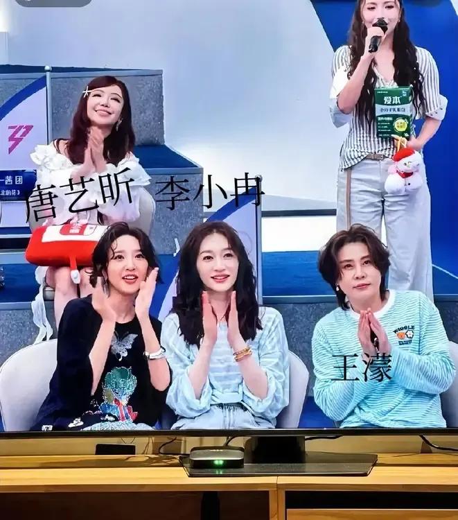 全网都知道徐佳宁宠妻了。浪姐综艺上，唐艺昕和李小冉，王濛，三人一起为一组，坐一